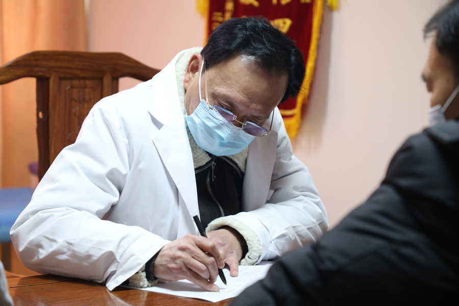 湖北省中医名师齐聚弘医堂，共启首届"长江膏方节"
